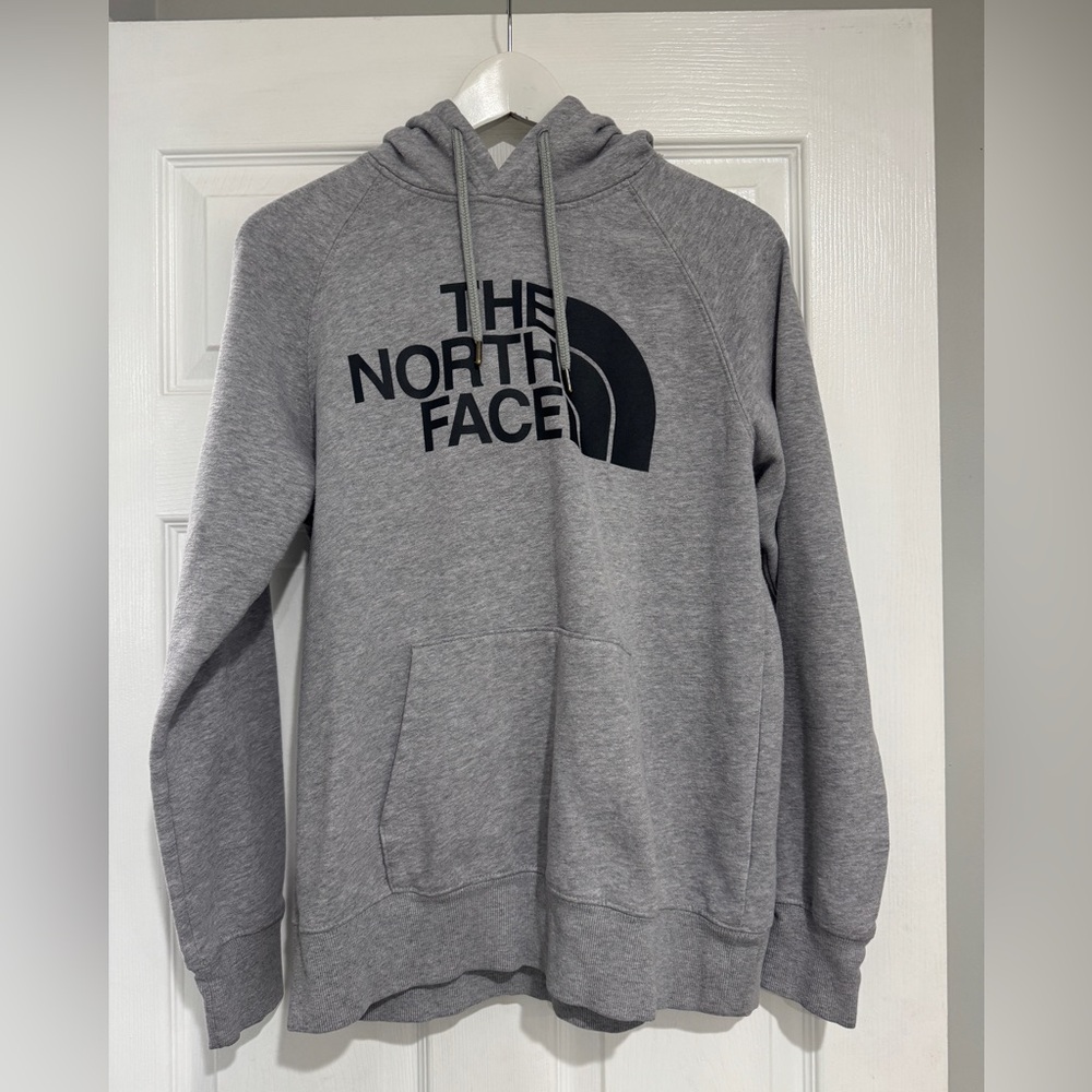 Women’s NorthFace Sweatshirt